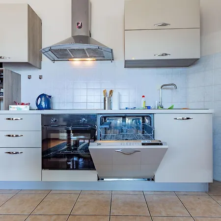 Di Di Taj With Large Balcony And Bbq Apartment Zadar