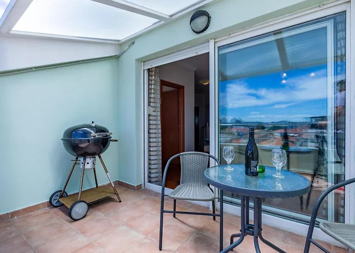 Di Di Taj With Large Balcony And Bbq Apartment Zadar